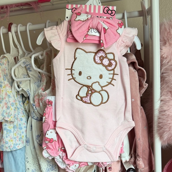 Hello Kitty Pink Baby Onesie with Bow - Picture 1 of 4